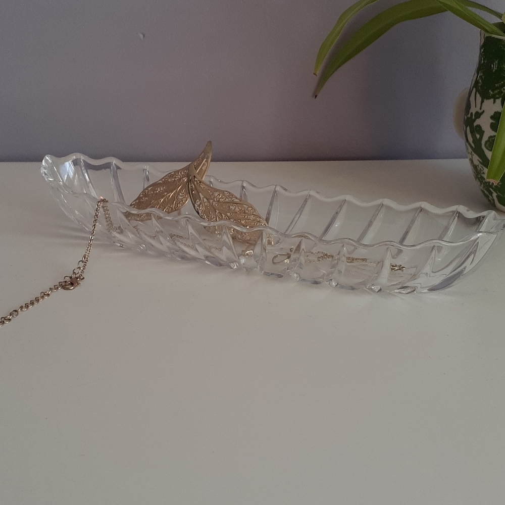 Vintage Crystal Accessory Holder - Picture 2 of 7
